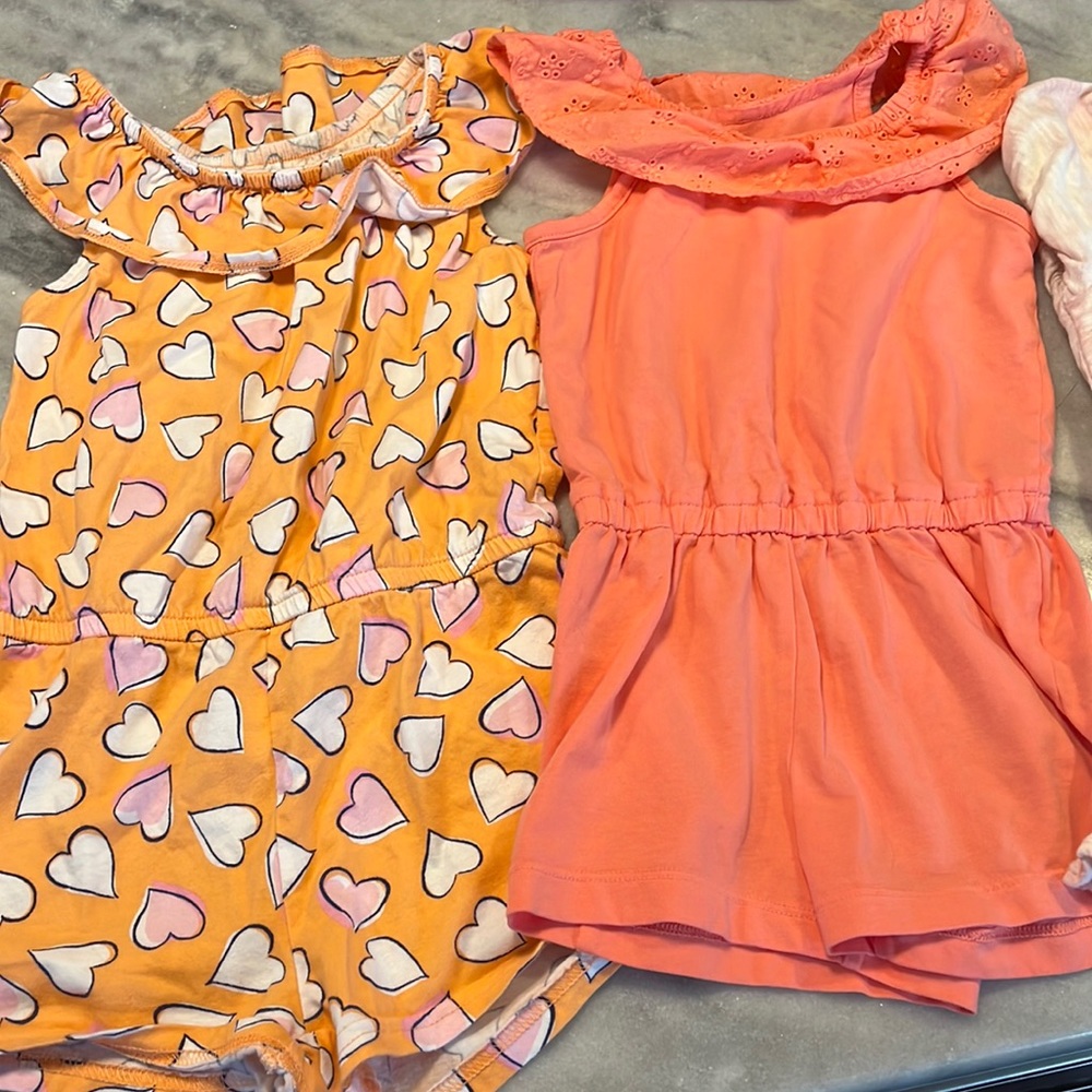 Bundle of two rompers